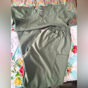 NWOT Wonderwink Scrub Set